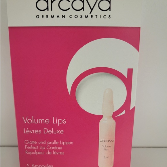 Lip Plump Serum - Picture 1 of 3